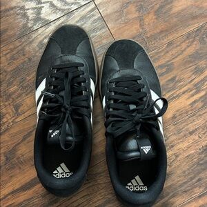 Unisex Adidas Black and White Sneakers - Women’s Size 8